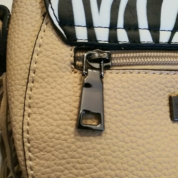 Nikky Beige Handbag - Picture 6 of 10